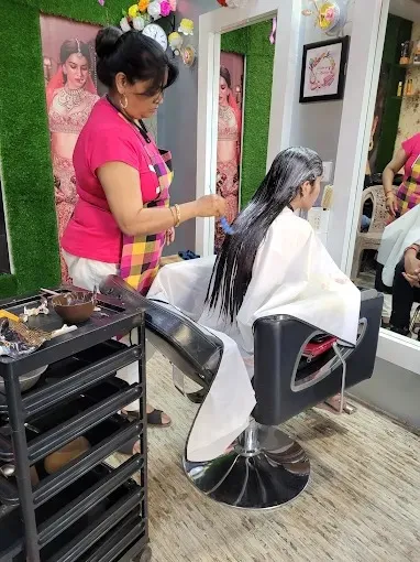 The Kaya Family Salon in Bokaro