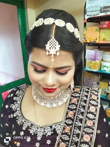 Pari beauty parlour in Bokaro
