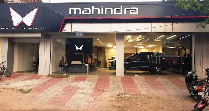 Mahindra Model Fuels Chas Showroom in Bokaro