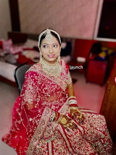 R Launch Salon | Best Salon in Ozone Galleria in Dhanbad