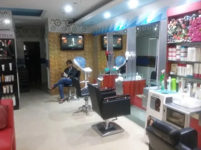 Aqua professional beauty salon & academy in Jamshedpur