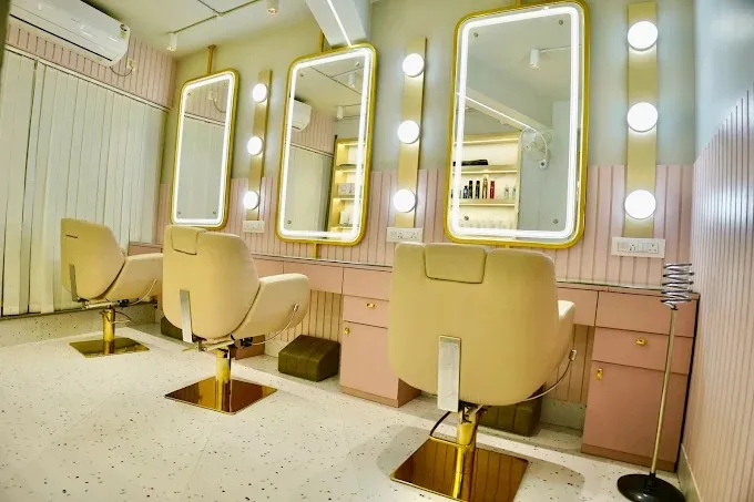 IDENTITY SALON in Jamshedpur