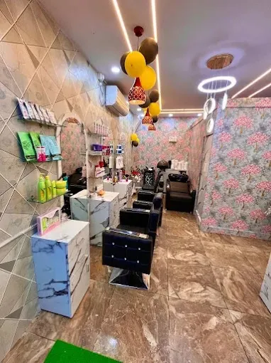 Jyoti makeover & nails studio in Jamshedpur