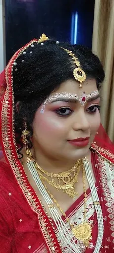 Shingar Shahnaz Beauty Parlour And Training Institute in Jamshedpur