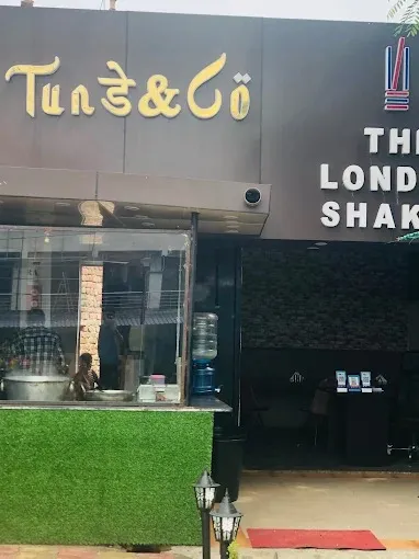 Tunday & Co in Dhanbad